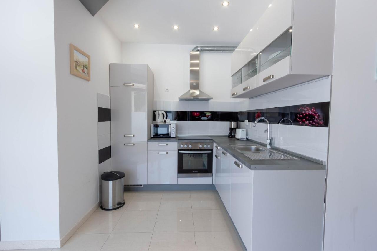 Apartman Dora Podstrana Exterior foto